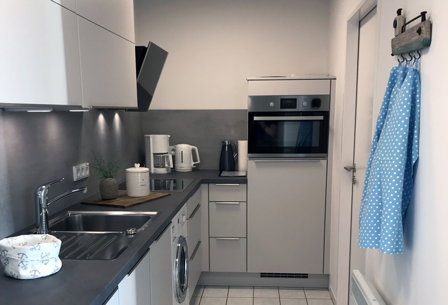 ferienwohnung-fehmarn-suedstrand-mieten-kaufen-kueche-3